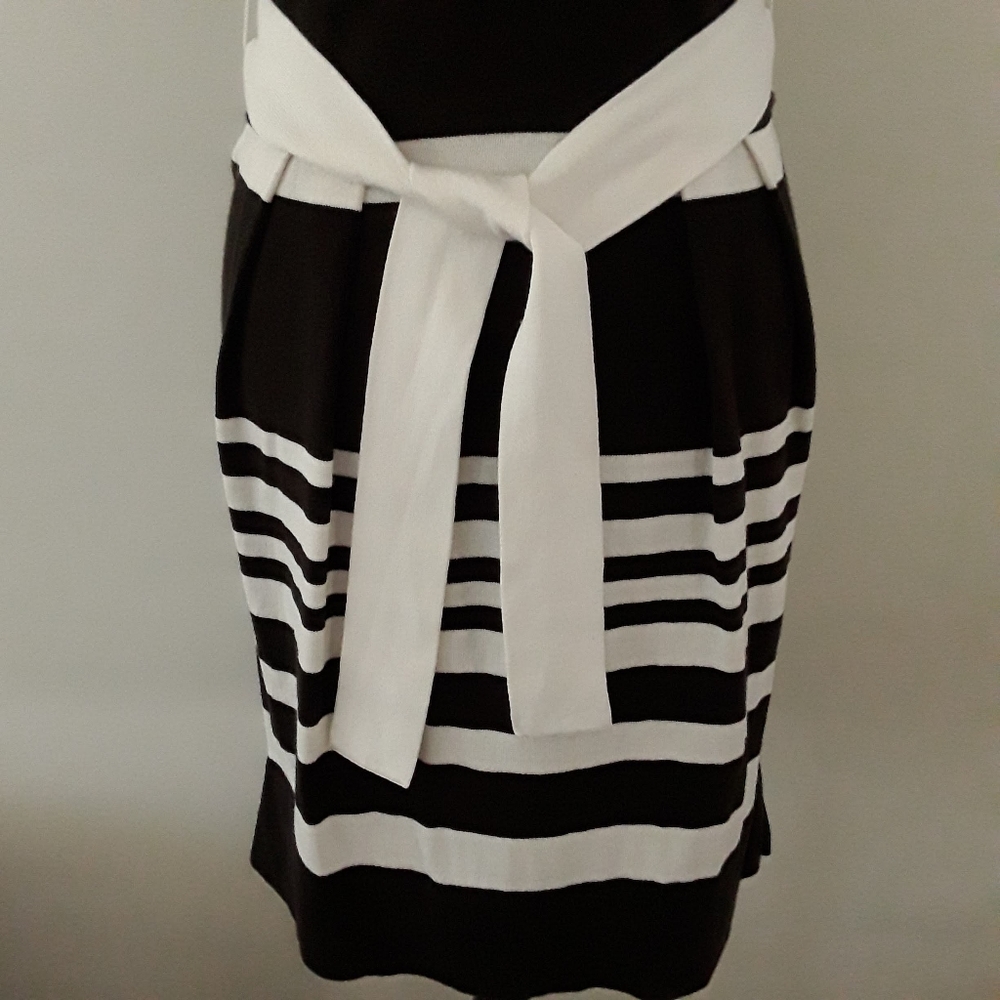 Banana Republic Scoop Neck Striped Sheath Dress - Picture 5 of 13